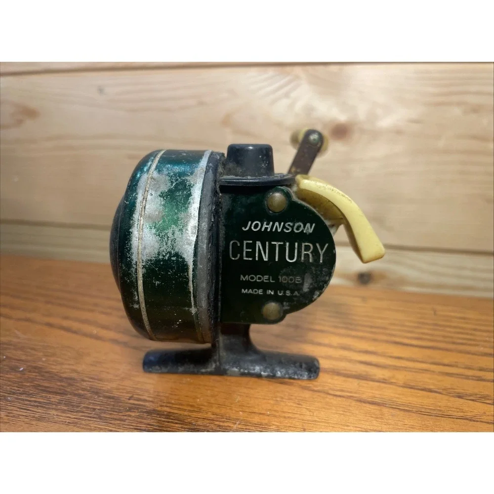 Vintage Johnson Century Model 100B Fishing Reel Made In USA
